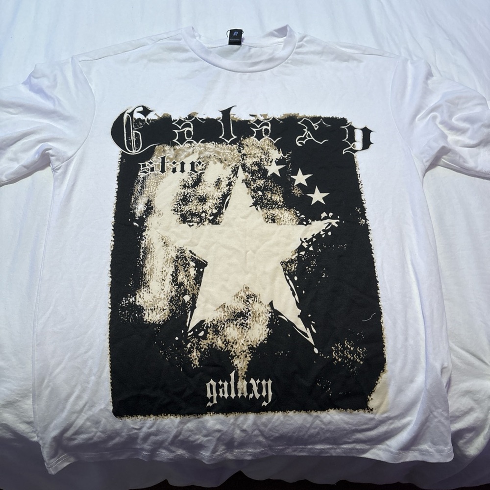 star graphic tee white street wear size small first medium too